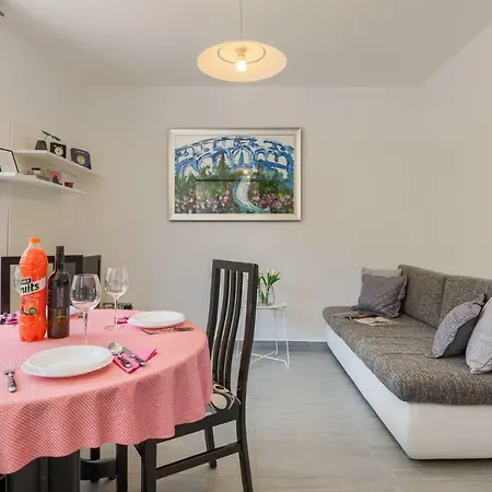 Esther Apartment Pula