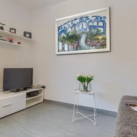 Esther Apartment Pula