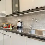 Esther Apartment *