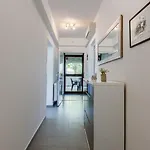 Esther Apartment *