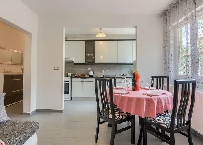 Esther Apartment Pula