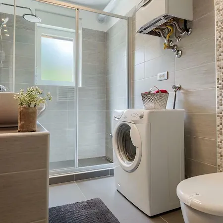 Esther Apartmán Pula