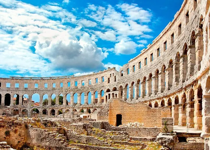 Esther 아파트 풀라